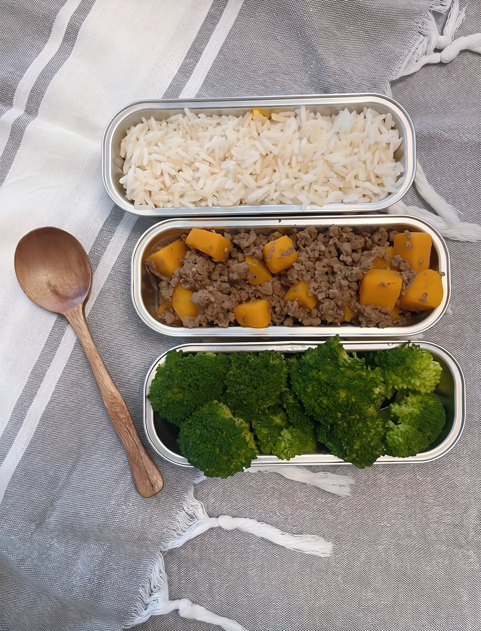 Me Time Meal single-portion bento from Julia's Kitchen in Richmond, BC: a main dish, vegetables cooked that morning and rice in three boxes, less oil and salt, delivered across Greater Vancouver on weekdays